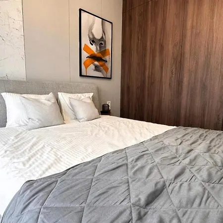 Shellter Premium Przy Plazy * רוגובו