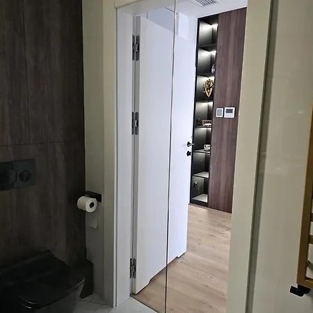 Shellter Premium Przy Plazy * רוגובו