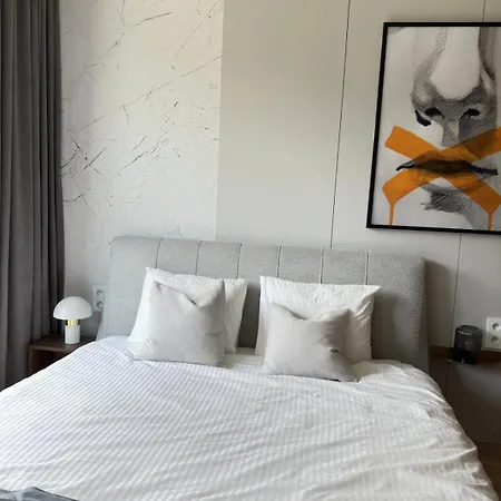 Shellter Premium Przy Plazy דירה רוגובו