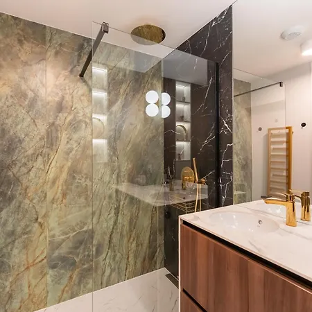 Shellter Premium Przy Plazy דירה